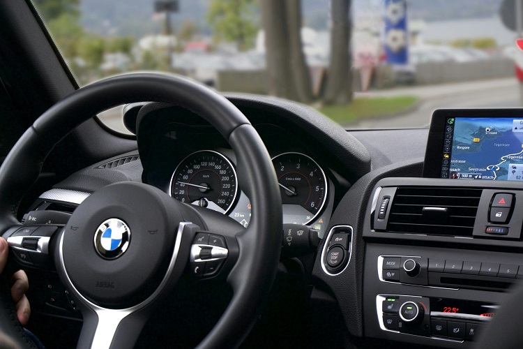 Mengenal cara kerja sistem GPS mobil Mengenal cara kerja sistem GPS mobil, Sumber: pexels.com