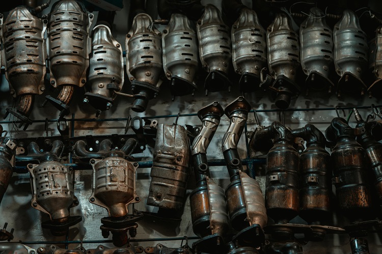 Mengenal perbedaan sparepart original vs KW, Sumber: pexels.com